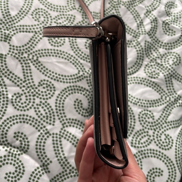 NWOT- London Fog Grey & Pink Crossbody Bag - Picture 5 of 11